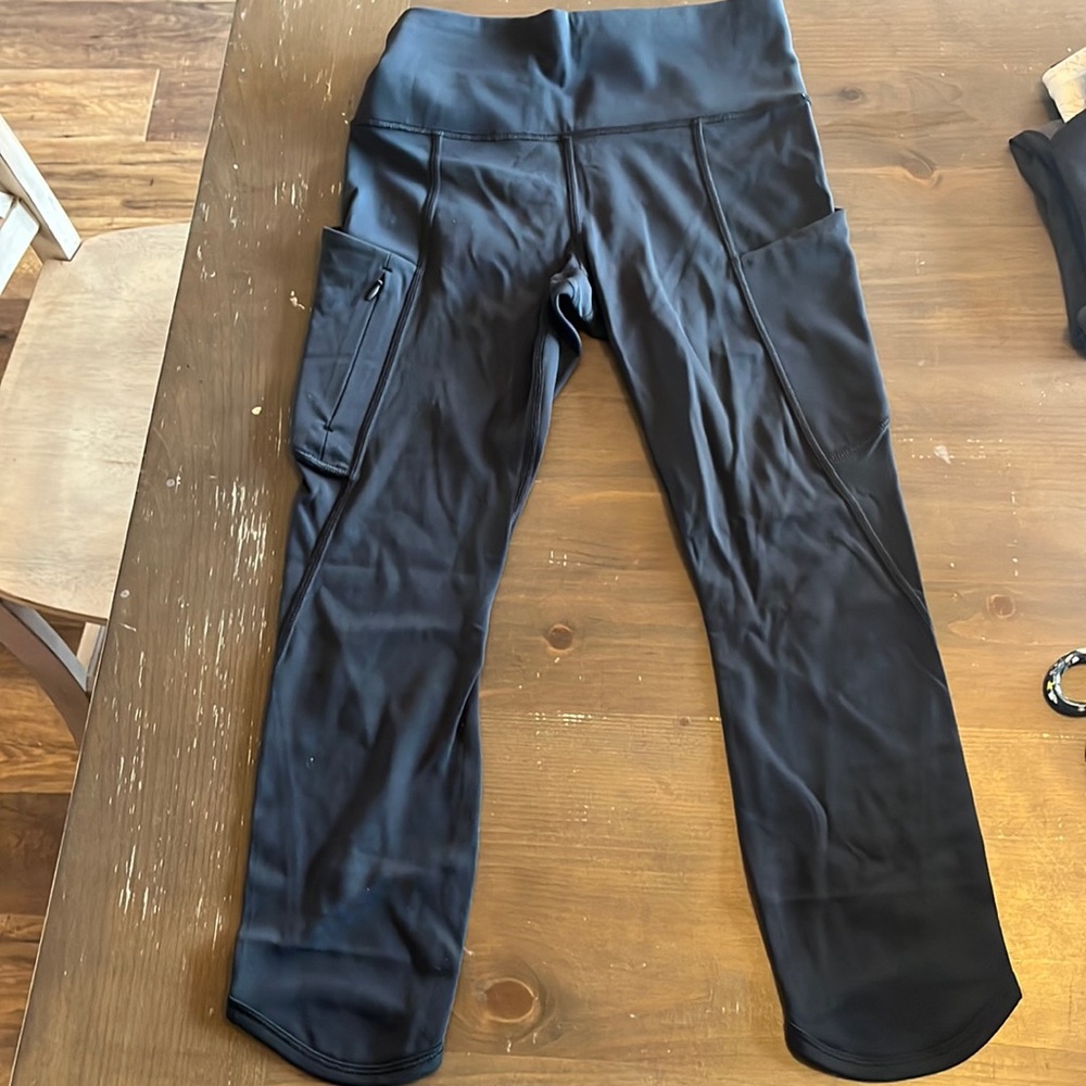 Athleta All In High Rise Capri Black size s